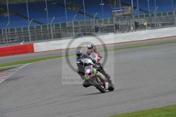 Motorcycle action photographs;Silverstone circuit;Silverstone photographs;Trackday digital images;event digital images;eventdigitalimages;no limits trackday;peter wileman photography;rockingham towcester northamptonshire;trackday;trackday photos