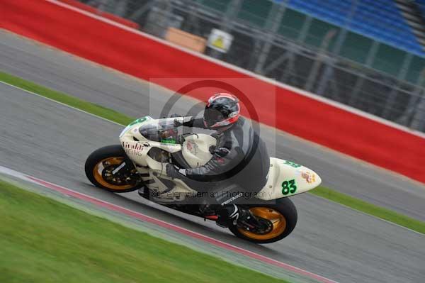 Motorcycle action photographs;Silverstone circuit;Silverstone photographs;Trackday digital images;event digital images;eventdigitalimages;no limits trackday;peter wileman photography;rockingham towcester northamptonshire;trackday;trackday photos