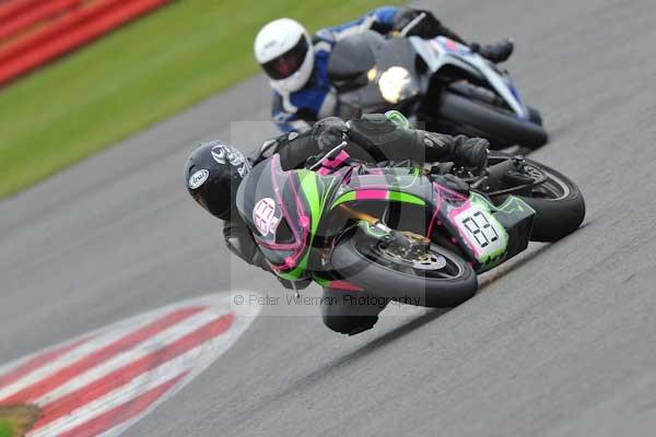 Motorcycle action photographs;Silverstone circuit;Silverstone photographs;Trackday digital images;event digital images;eventdigitalimages;no limits trackday;peter wileman photography;rockingham towcester northamptonshire;trackday;trackday photos