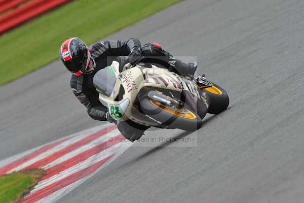 Motorcycle action photographs;Silverstone circuit;Silverstone photographs;Trackday digital images;event digital images;eventdigitalimages;no limits trackday;peter wileman photography;rockingham towcester northamptonshire;trackday;trackday photos