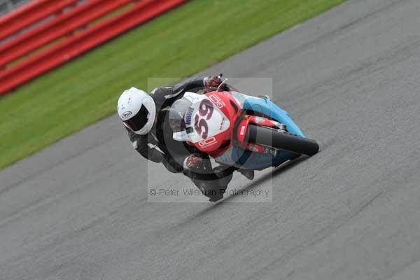 Motorcycle action photographs;Silverstone circuit;Silverstone photographs;Trackday digital images;event digital images;eventdigitalimages;no limits trackday;peter wileman photography;rockingham towcester northamptonshire;trackday;trackday photos