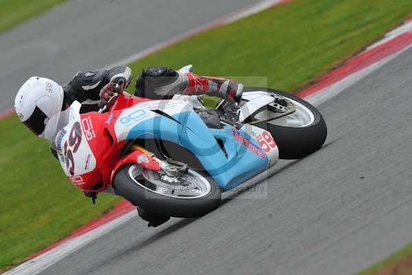 Motorcycle action photographs;Silverstone circuit;Silverstone photographs;Trackday digital images;event digital images;eventdigitalimages;no limits trackday;peter wileman photography;rockingham towcester northamptonshire;trackday;trackday photos