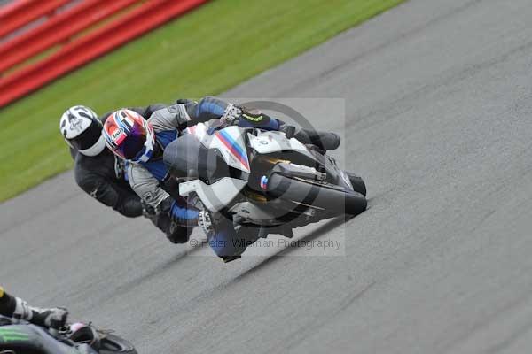 Motorcycle action photographs;Silverstone circuit;Silverstone photographs;Trackday digital images;event digital images;eventdigitalimages;no limits trackday;peter wileman photography;rockingham towcester northamptonshire;trackday;trackday photos