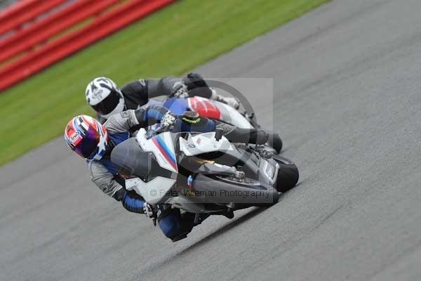 Motorcycle action photographs;Silverstone circuit;Silverstone photographs;Trackday digital images;event digital images;eventdigitalimages;no limits trackday;peter wileman photography;rockingham towcester northamptonshire;trackday;trackday photos