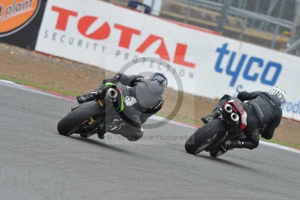 Motorcycle action photographs;Silverstone circuit;Silverstone photographs;Trackday digital images;event digital images;eventdigitalimages;no limits trackday;peter wileman photography;rockingham towcester northamptonshire;trackday;trackday photos