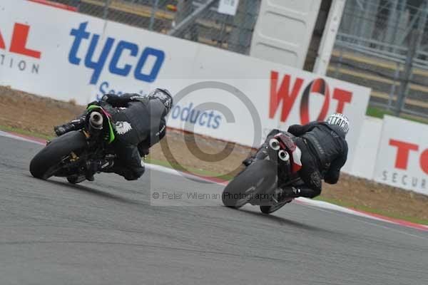 Motorcycle action photographs;Silverstone circuit;Silverstone photographs;Trackday digital images;event digital images;eventdigitalimages;no limits trackday;peter wileman photography;rockingham towcester northamptonshire;trackday;trackday photos