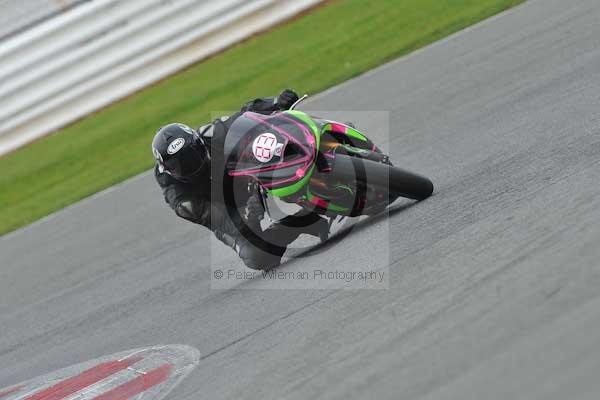 Motorcycle action photographs;Silverstone circuit;Silverstone photographs;Trackday digital images;event digital images;eventdigitalimages;no limits trackday;peter wileman photography;rockingham towcester northamptonshire;trackday;trackday photos