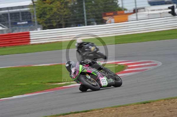 Motorcycle action photographs;Silverstone circuit;Silverstone photographs;Trackday digital images;event digital images;eventdigitalimages;no limits trackday;peter wileman photography;rockingham towcester northamptonshire;trackday;trackday photos