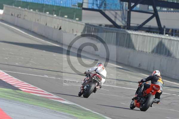 Motorcycle action photographs;Silverstone circuit;Silverstone photographs;Trackday digital images;event digital images;eventdigitalimages;no limits trackday;peter wileman photography;rockingham towcester northamptonshire;trackday;trackday photos