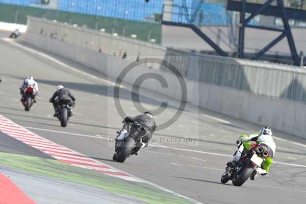 Motorcycle action photographs;Silverstone circuit;Silverstone photographs;Trackday digital images;event digital images;eventdigitalimages;no limits trackday;peter wileman photography;rockingham towcester northamptonshire;trackday;trackday photos