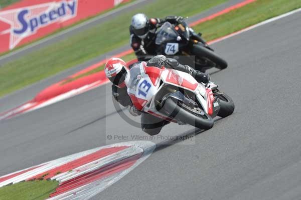 Motorcycle action photographs;Silverstone circuit;Silverstone photographs;Trackday digital images;event digital images;eventdigitalimages;no limits trackday;peter wileman photography;rockingham towcester northamptonshire;trackday;trackday photos