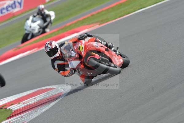 Motorcycle action photographs;Silverstone circuit;Silverstone photographs;Trackday digital images;event digital images;eventdigitalimages;no limits trackday;peter wileman photography;rockingham towcester northamptonshire;trackday;trackday photos