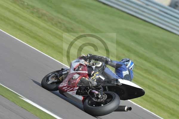 Motorcycle action photographs;Silverstone circuit;Silverstone photographs;Trackday digital images;event digital images;eventdigitalimages;no limits trackday;peter wileman photography;rockingham towcester northamptonshire;trackday;trackday photos