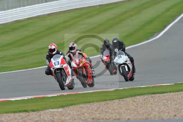 Motorcycle action photographs;Silverstone circuit;Silverstone photographs;Trackday digital images;event digital images;eventdigitalimages;no limits trackday;peter wileman photography;rockingham towcester northamptonshire;trackday;trackday photos