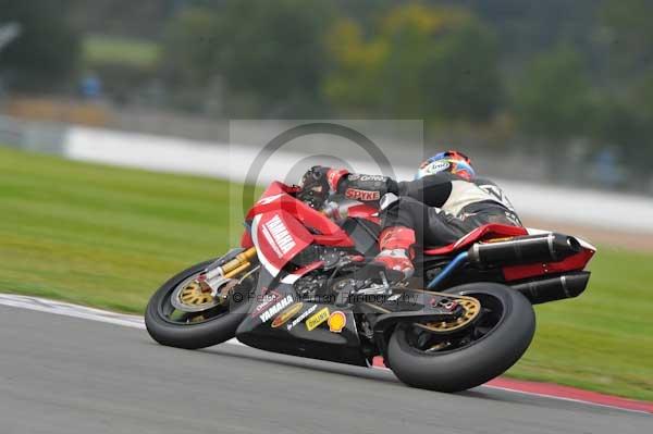 Motorcycle action photographs;Silverstone circuit;Silverstone photographs;Trackday digital images;event digital images;eventdigitalimages;no limits trackday;peter wileman photography;rockingham towcester northamptonshire;trackday;trackday photos