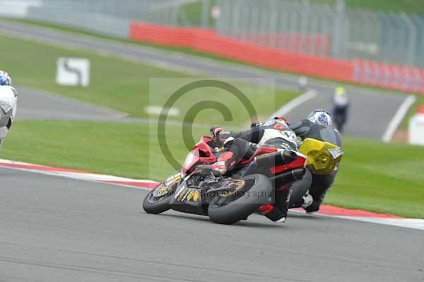 Motorcycle action photographs;Silverstone circuit;Silverstone photographs;Trackday digital images;event digital images;eventdigitalimages;no limits trackday;peter wileman photography;rockingham towcester northamptonshire;trackday;trackday photos