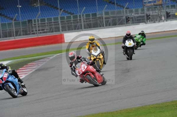 Motorcycle action photographs;Silverstone circuit;Silverstone photographs;Trackday digital images;event digital images;eventdigitalimages;no limits trackday;peter wileman photography;rockingham towcester northamptonshire;trackday;trackday photos