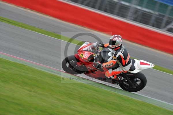 Motorcycle action photographs;Silverstone circuit;Silverstone photographs;Trackday digital images;event digital images;eventdigitalimages;no limits trackday;peter wileman photography;rockingham towcester northamptonshire;trackday;trackday photos