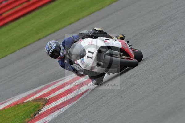 Motorcycle action photographs;Silverstone circuit;Silverstone photographs;Trackday digital images;event digital images;eventdigitalimages;no limits trackday;peter wileman photography;rockingham towcester northamptonshire;trackday;trackday photos