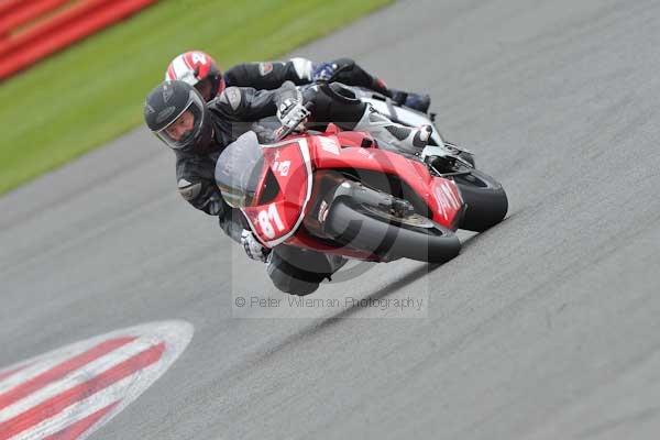 Motorcycle action photographs;Silverstone circuit;Silverstone photographs;Trackday digital images;event digital images;eventdigitalimages;no limits trackday;peter wileman photography;rockingham towcester northamptonshire;trackday;trackday photos