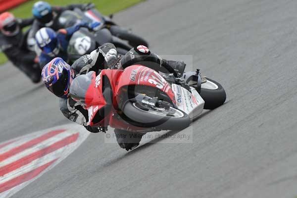 Motorcycle action photographs;Silverstone circuit;Silverstone photographs;Trackday digital images;event digital images;eventdigitalimages;no limits trackday;peter wileman photography;rockingham towcester northamptonshire;trackday;trackday photos