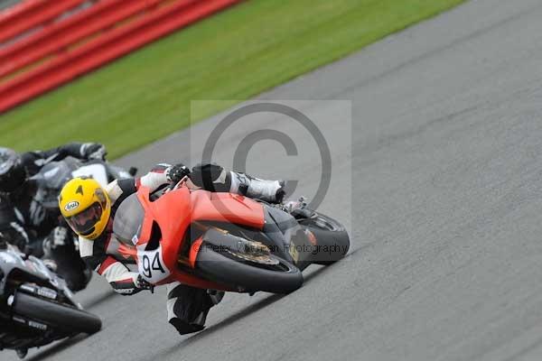 Motorcycle action photographs;Silverstone circuit;Silverstone photographs;Trackday digital images;event digital images;eventdigitalimages;no limits trackday;peter wileman photography;rockingham towcester northamptonshire;trackday;trackday photos