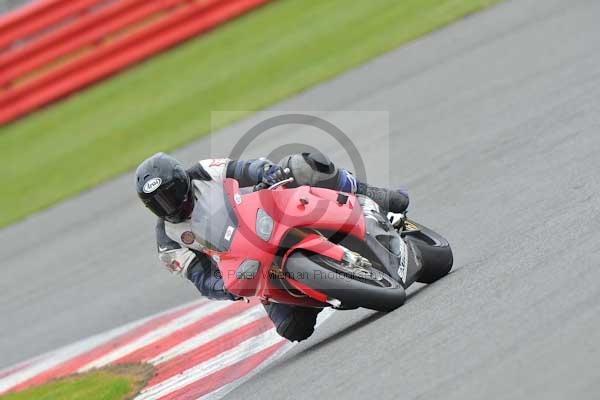 Motorcycle action photographs;Silverstone circuit;Silverstone photographs;Trackday digital images;event digital images;eventdigitalimages;no limits trackday;peter wileman photography;rockingham towcester northamptonshire;trackday;trackday photos