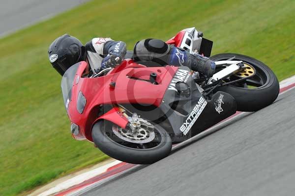 Motorcycle action photographs;Silverstone circuit;Silverstone photographs;Trackday digital images;event digital images;eventdigitalimages;no limits trackday;peter wileman photography;rockingham towcester northamptonshire;trackday;trackday photos