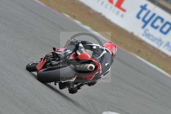 Motorcycle action photographs;Silverstone circuit;Silverstone photographs;Trackday digital images;event digital images;eventdigitalimages;no limits trackday;peter wileman photography;rockingham towcester northamptonshire;trackday;trackday photos