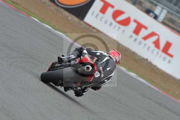 Motorcycle action photographs;Silverstone circuit;Silverstone photographs;Trackday digital images;event digital images;eventdigitalimages;no limits trackday;peter wileman photography;rockingham towcester northamptonshire;trackday;trackday photos