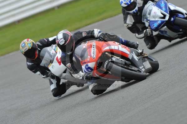 Motorcycle action photographs;Silverstone circuit;Silverstone photographs;Trackday digital images;event digital images;eventdigitalimages;no limits trackday;peter wileman photography;rockingham towcester northamptonshire;trackday;trackday photos