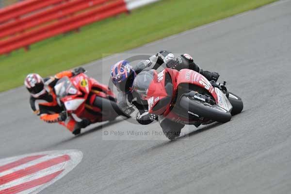 Motorcycle action photographs;Silverstone circuit;Silverstone photographs;Trackday digital images;event digital images;eventdigitalimages;no limits trackday;peter wileman photography;rockingham towcester northamptonshire;trackday;trackday photos