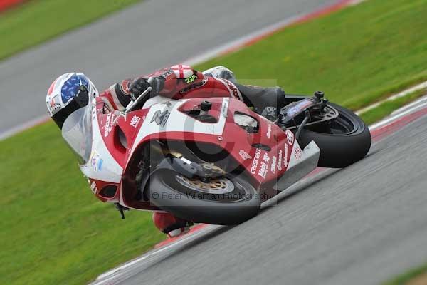 Motorcycle action photographs;Silverstone circuit;Silverstone photographs;Trackday digital images;event digital images;eventdigitalimages;no limits trackday;peter wileman photography;rockingham towcester northamptonshire;trackday;trackday photos