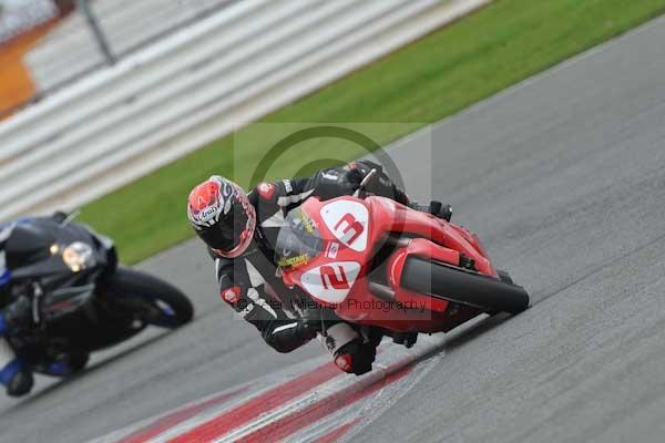 Motorcycle action photographs;Silverstone circuit;Silverstone photographs;Trackday digital images;event digital images;eventdigitalimages;no limits trackday;peter wileman photography;rockingham towcester northamptonshire;trackday;trackday photos