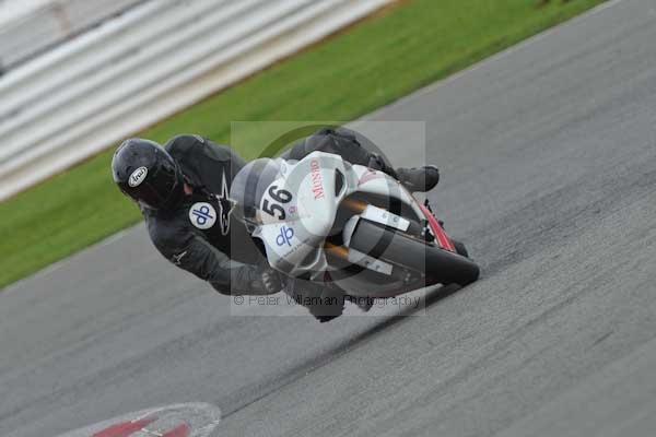 Motorcycle action photographs;Silverstone circuit;Silverstone photographs;Trackday digital images;event digital images;eventdigitalimages;no limits trackday;peter wileman photography;rockingham towcester northamptonshire;trackday;trackday photos