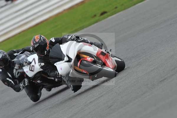 Motorcycle action photographs;Silverstone circuit;Silverstone photographs;Trackday digital images;event digital images;eventdigitalimages;no limits trackday;peter wileman photography;rockingham towcester northamptonshire;trackday;trackday photos