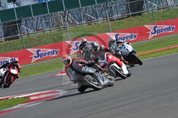 Motorcycle action photographs;Silverstone circuit;Silverstone photographs;Trackday digital images;event digital images;eventdigitalimages;no limits trackday;peter wileman photography;rockingham towcester northamptonshire;trackday;trackday photos