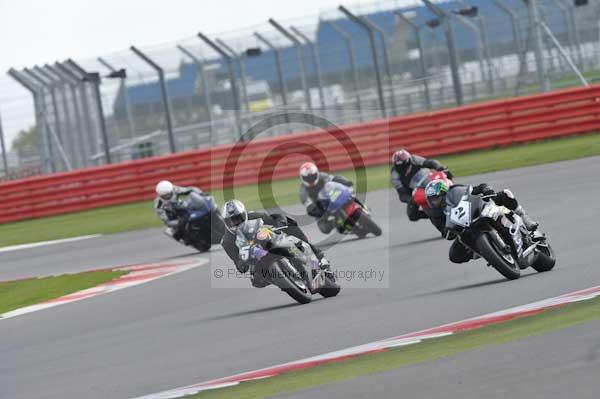 Motorcycle action photographs;Silverstone circuit;Silverstone photographs;Trackday digital images;event digital images;eventdigitalimages;no limits trackday;peter wileman photography;rockingham towcester northamptonshire;trackday;trackday photos