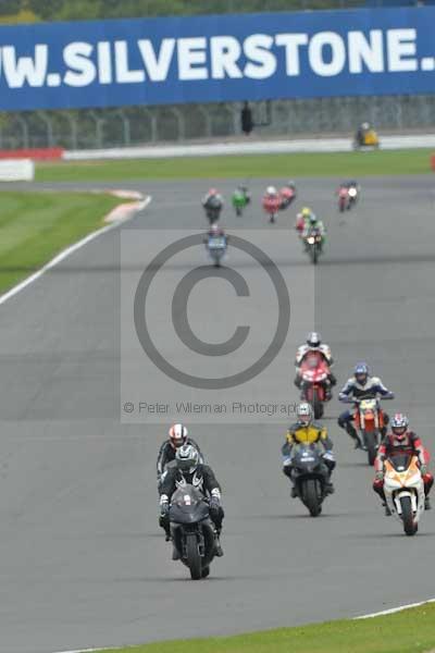 Motorcycle action photographs;Silverstone circuit;Silverstone photographs;Trackday digital images;event digital images;eventdigitalimages;no limits trackday;peter wileman photography;rockingham towcester northamptonshire;trackday;trackday photos