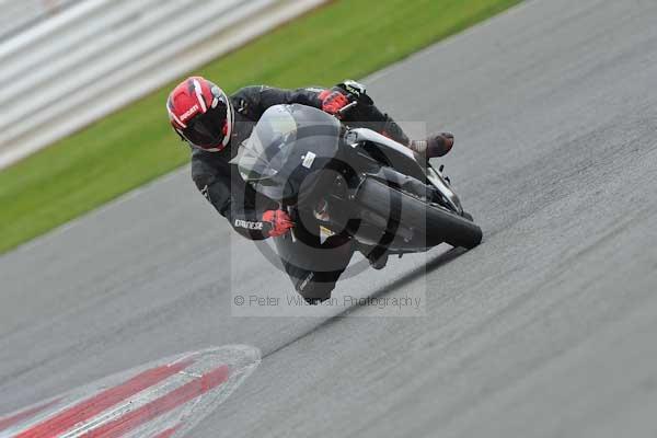 Motorcycle action photographs;Silverstone circuit;Silverstone photographs;Trackday digital images;event digital images;eventdigitalimages;no limits trackday;peter wileman photography;rockingham towcester northamptonshire;trackday;trackday photos