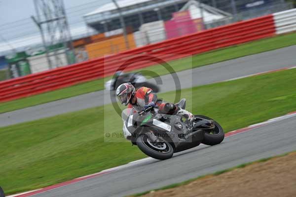 Motorcycle action photographs;Silverstone circuit;Silverstone photographs;Trackday digital images;event digital images;eventdigitalimages;no limits trackday;peter wileman photography;rockingham towcester northamptonshire;trackday;trackday photos