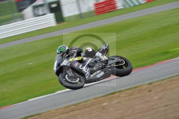 Motorcycle action photographs;Silverstone circuit;Silverstone photographs;Trackday digital images;event digital images;eventdigitalimages;no limits trackday;peter wileman photography;rockingham towcester northamptonshire;trackday;trackday photos