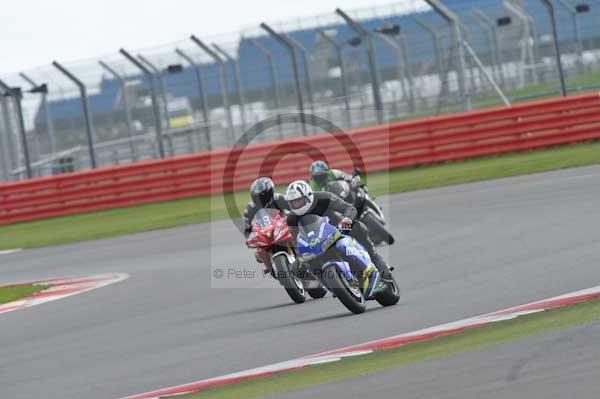 Motorcycle action photographs;Silverstone circuit;Silverstone photographs;Trackday digital images;event digital images;eventdigitalimages;no limits trackday;peter wileman photography;rockingham towcester northamptonshire;trackday;trackday photos