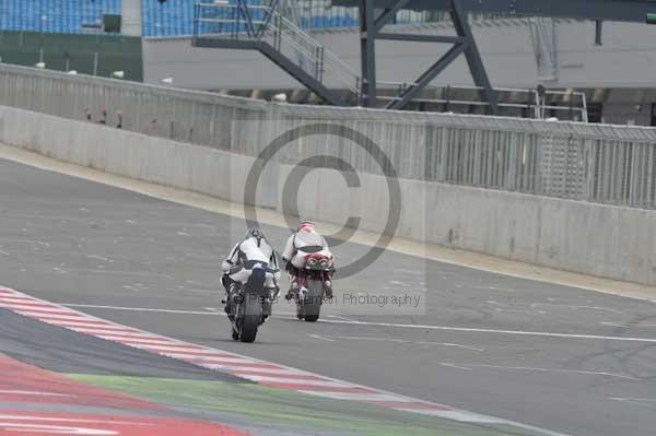 Motorcycle action photographs;Silverstone circuit;Silverstone photographs;Trackday digital images;event digital images;eventdigitalimages;no limits trackday;peter wileman photography;rockingham towcester northamptonshire;trackday;trackday photos