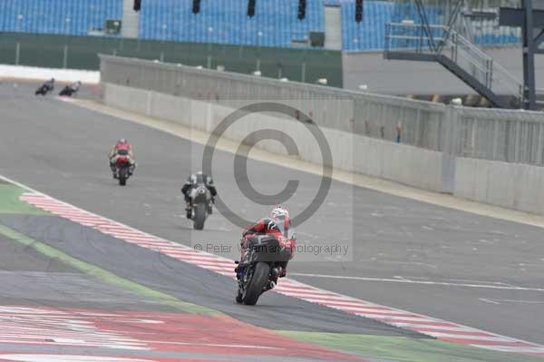 Motorcycle action photographs;Silverstone circuit;Silverstone photographs;Trackday digital images;event digital images;eventdigitalimages;no limits trackday;peter wileman photography;rockingham towcester northamptonshire;trackday;trackday photos