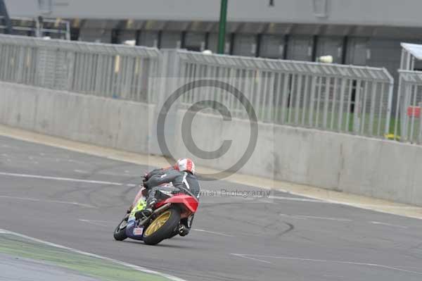 Motorcycle action photographs;Silverstone circuit;Silverstone photographs;Trackday digital images;event digital images;eventdigitalimages;no limits trackday;peter wileman photography;rockingham towcester northamptonshire;trackday;trackday photos