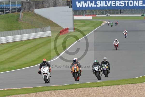 Motorcycle action photographs;Silverstone circuit;Silverstone photographs;Trackday digital images;event digital images;eventdigitalimages;no limits trackday;peter wileman photography;rockingham towcester northamptonshire;trackday;trackday photos