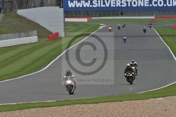 Motorcycle action photographs;Silverstone circuit;Silverstone photographs;Trackday digital images;event digital images;eventdigitalimages;no limits trackday;peter wileman photography;rockingham towcester northamptonshire;trackday;trackday photos