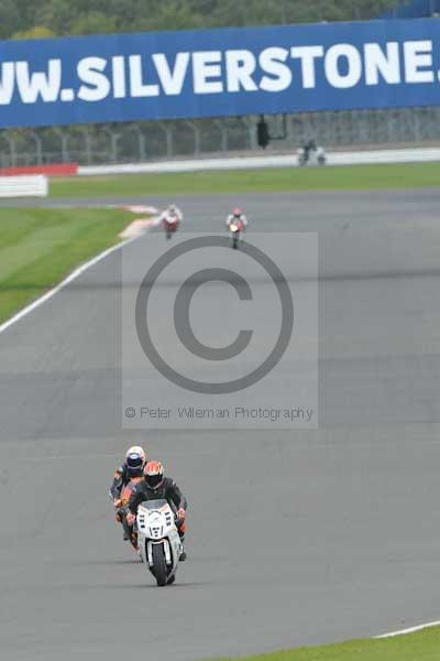 Motorcycle action photographs;Silverstone circuit;Silverstone photographs;Trackday digital images;event digital images;eventdigitalimages;no limits trackday;peter wileman photography;rockingham towcester northamptonshire;trackday;trackday photos