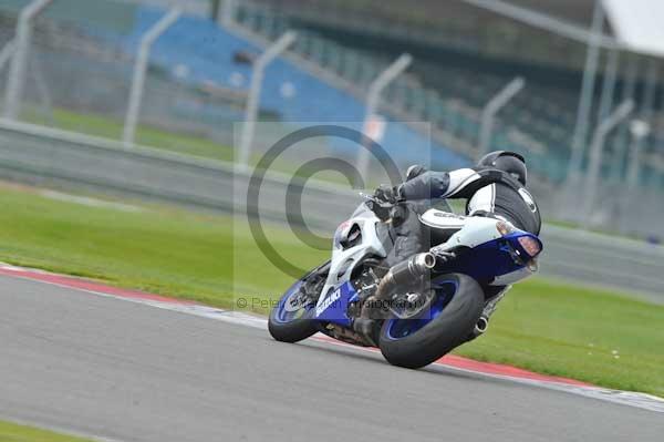 Motorcycle action photographs;Silverstone circuit;Silverstone photographs;Trackday digital images;event digital images;eventdigitalimages;no limits trackday;peter wileman photography;rockingham towcester northamptonshire;trackday;trackday photos